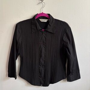 Mara pleated top, can also be worn as a jacket. Size M.
